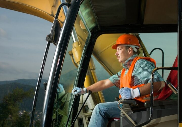 5 Tips for Moving Heavy Machinery and Tools