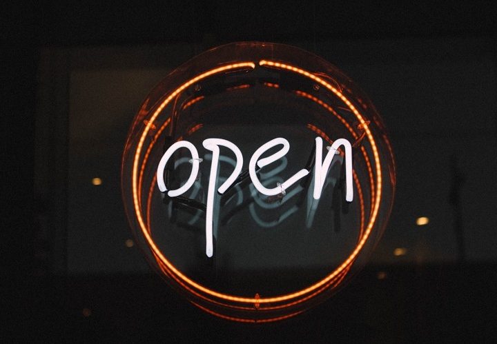 5 Reasons Why Your Business Needs a Neon Sign