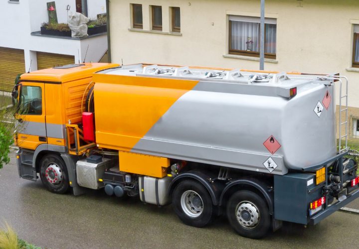 5 Reasons to Hire a Fuel Delivery Truck for Your Business