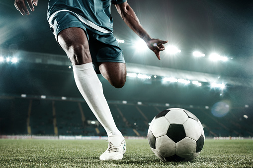 Football Sports Shoes-Choosing The Right Shoes For Your Football Game