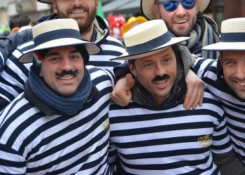 Get Monochromatic in 2022 – The Easy Style Hacks for a Monochrome Fashion