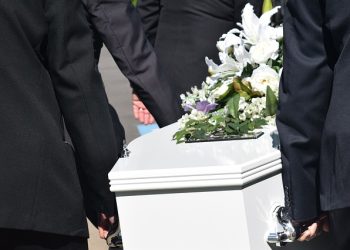 A Guide To Selecting A Casket For Yourself Or A Loved One