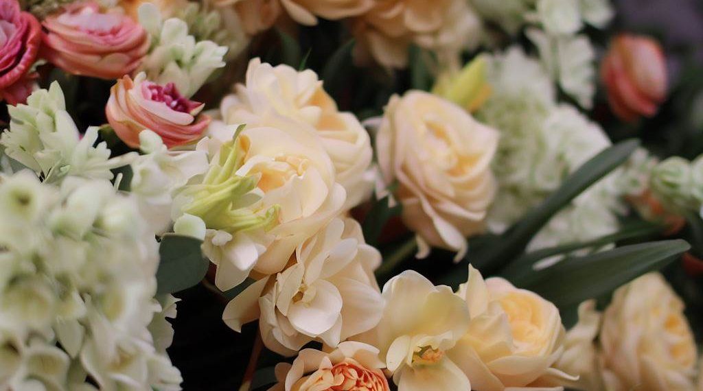 Using Flower Delivery to Honor Family History and Heritage