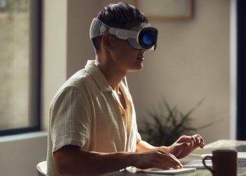 Vision Pro: Did Apple Just Reveal the HoloLens?