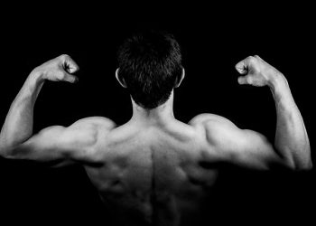 Build Insane Triceps by Doing Skull Crushers - Laz Tymoff