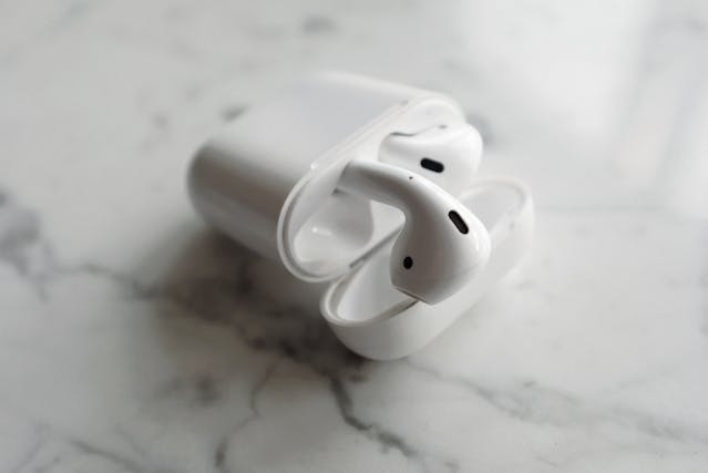 thesparkshop.in:product/earbuds-for-gaming-low-latency-gaming-wireless-bluetooth-earbuds Features