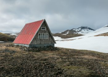 Traditional Lakeside Getaway