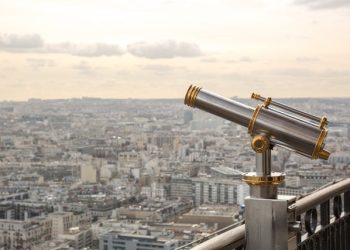 Comparing Refractor vs. Reflector Telescopes: Which One Is Right for You?