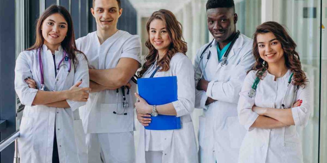 How to Find the Right Medical Shoes for Healthcare Professionals