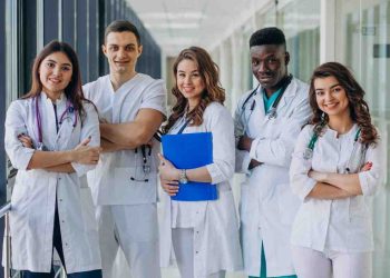 How to Find the Right Medical Shoes for Healthcare Professionals