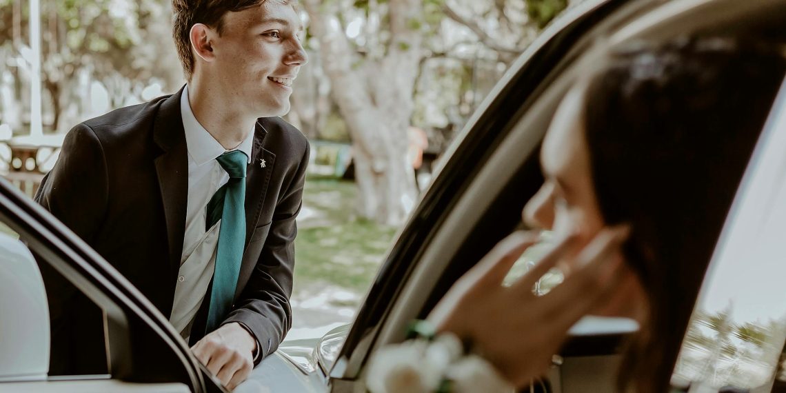 How to Create a Picture-Perfect Prom Setup: From Decor to Dresses