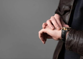 Do You Need a Watch Winder for Your Collection? Pros and Cons to Consider