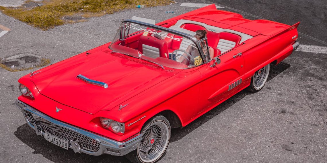 https://guia-automovil.com/2020/10/07/los-3-mejores-autos-clasicos-de-ford