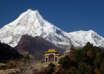Do you need a Guide and Porter for the Manaslu Circuit Trek?