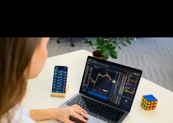 The Digital Revolution in Finance: How to start a Brokerage Business in a Tech-Driven World