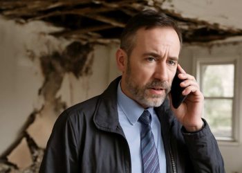 How Fast Can a Public Adjuster Near Me Respond in a Crisis?