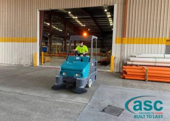 Guide to Selecting the Perfect Large Floor Sweeper for Industrial Use