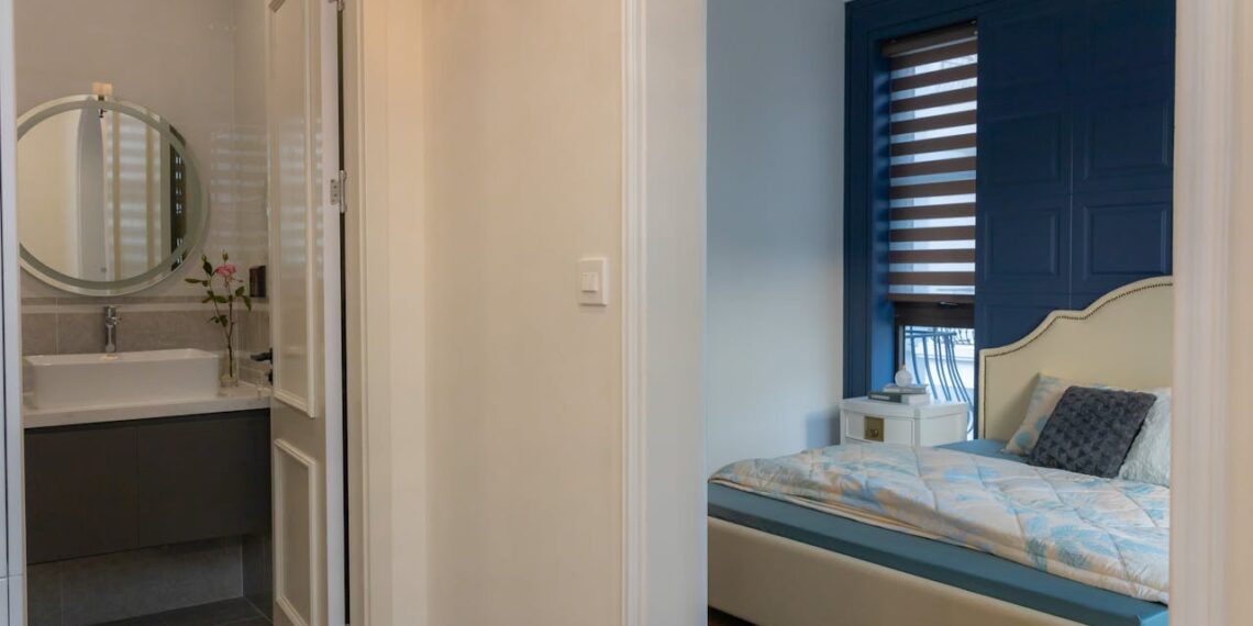 Bed-to-Bathroom Path