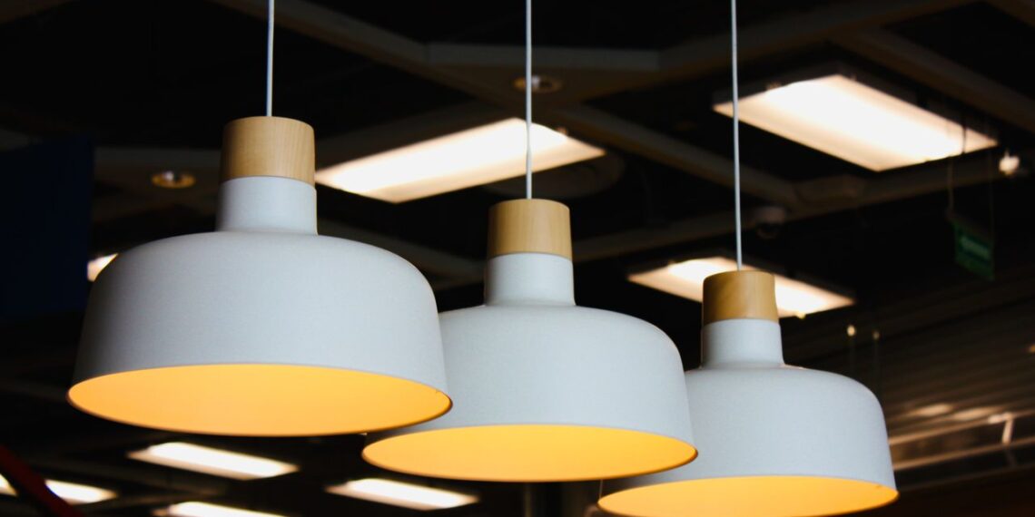 The Pendant Light Colour Trend That Can Instantly Transform a Plain Room
