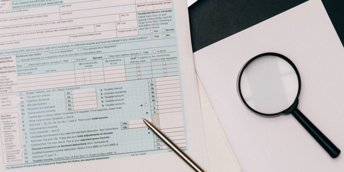 Why NRIs prefer NRE accounts for managing overseas earnings