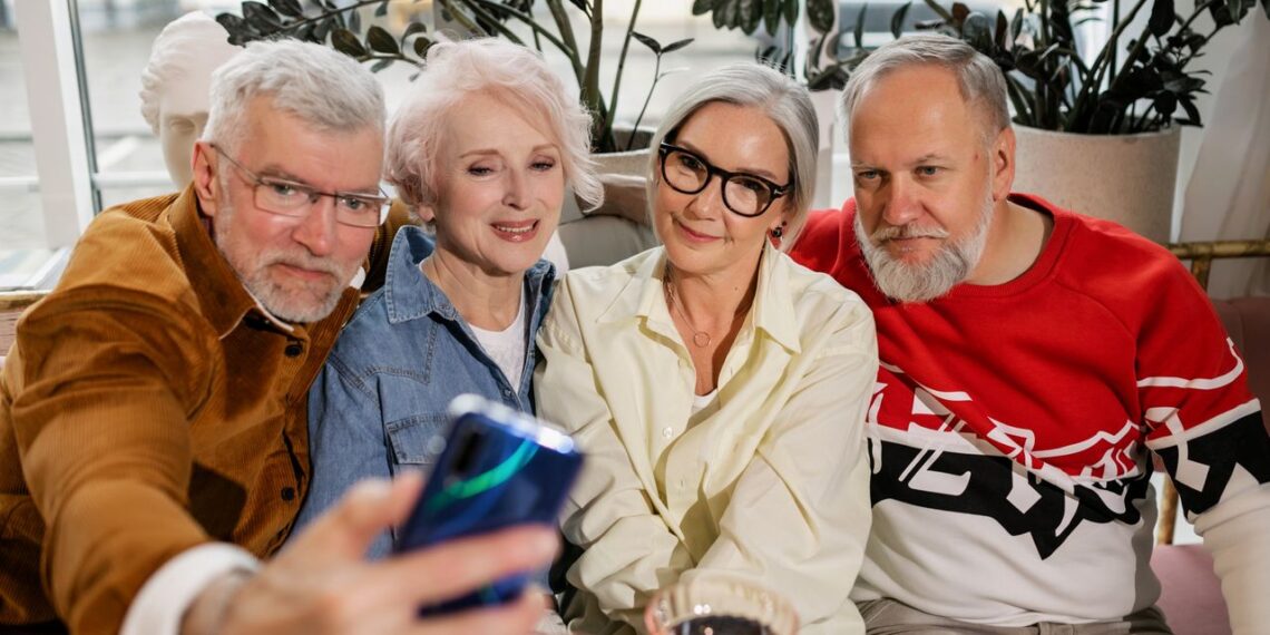 How Independent Living Can Help Seniors Build New Friendships