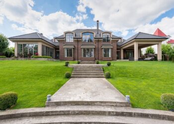 YouTuber's Texas Mansion